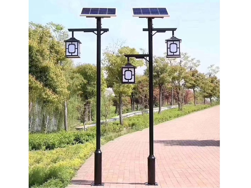 Lampposts and solar lamps